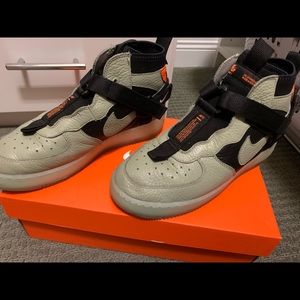 Nike Air Force One utility mid spruce fog